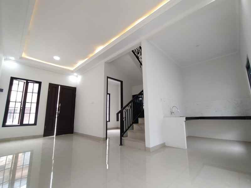 dijual rumah jl h kocen kalimulya