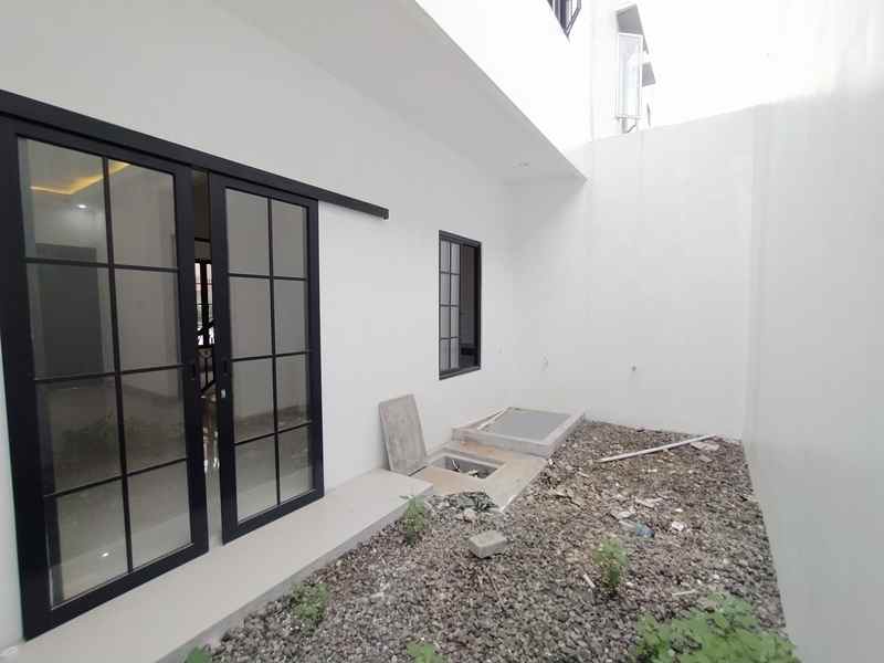 dijual rumah jl h kocen kalimulya