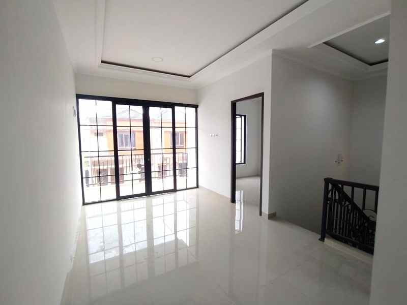 dijual rumah jl h kocen kalimulya