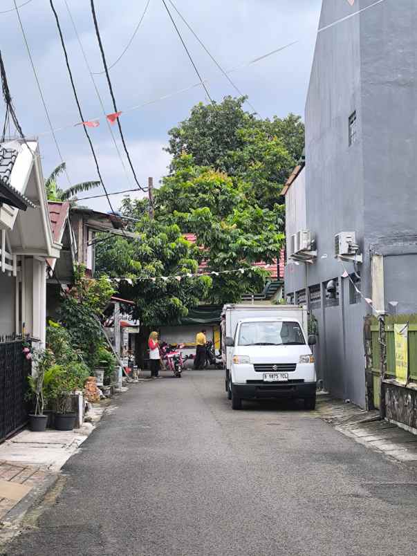 dijual rumah jl ikan rawamangun jakarta