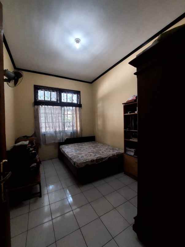 dijual rumah jl jati makmur