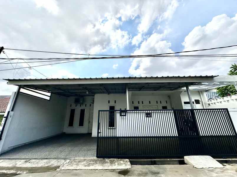 dijual rumah jl jawa blok b no 62 rt 4