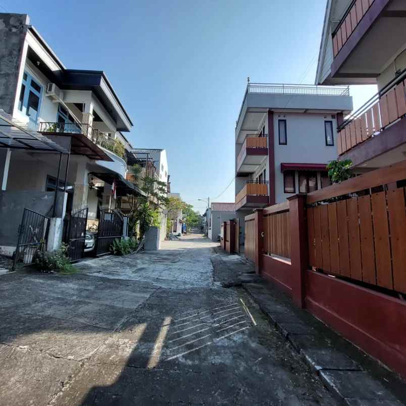 dijual rumah jl kaliurang km 14