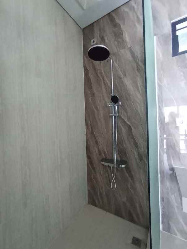 dijual rumah jl karangjati gedongan