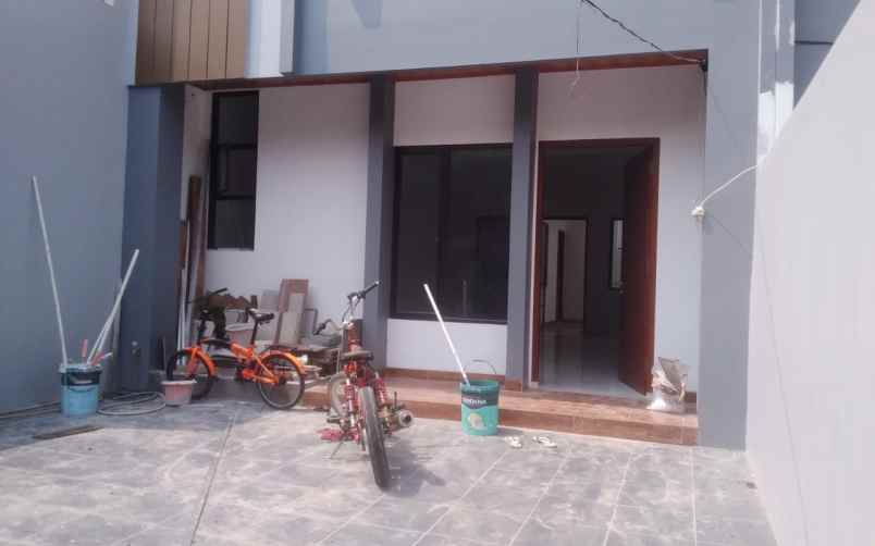 dijual rumah jl kelapa sawit cinere