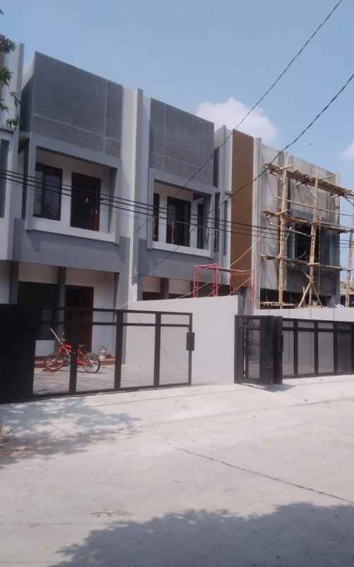 dijual rumah jl kelapa sawit cinere