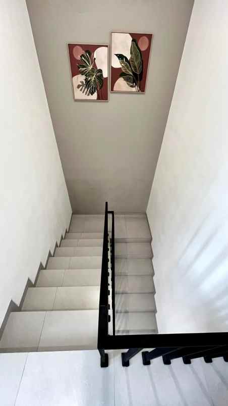 dijual rumah jl kemang pratama raya