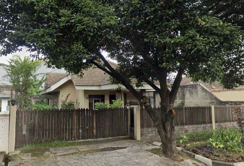 dijual rumah jl kenanga jakasampurna