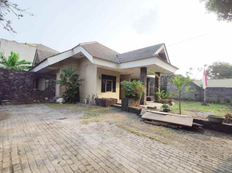 dijual rumah jl kenanga jakasampurna