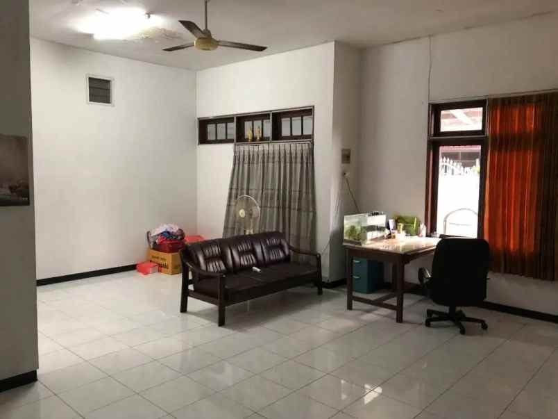 dijual rumah jl kutisari indah barat