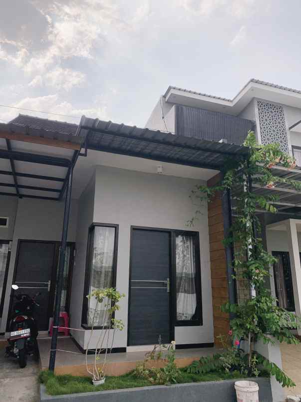 dijual rumah jl mangunkarso no 48 toyoresmi