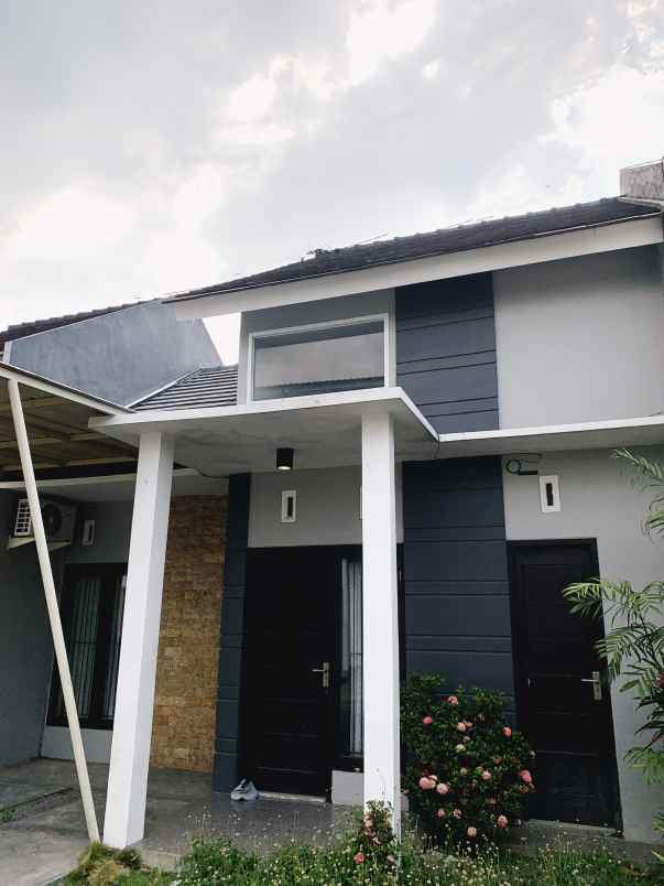 dijual rumah jl mangunkarso no 48 toyoresmi