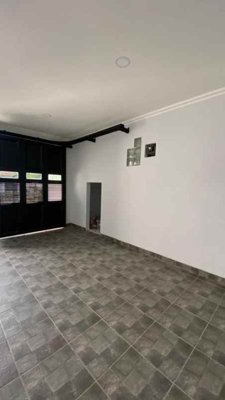 dijual rumah jl mega cinere cinere