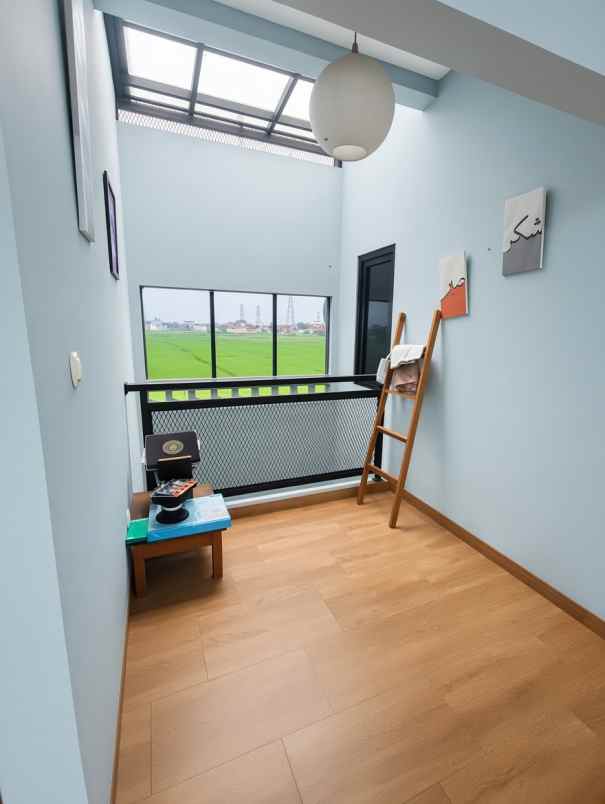 dijual rumah jl neptunus rancabolang