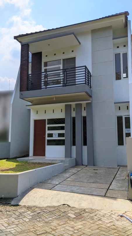 dijual rumah jl pahlawan balearjosari