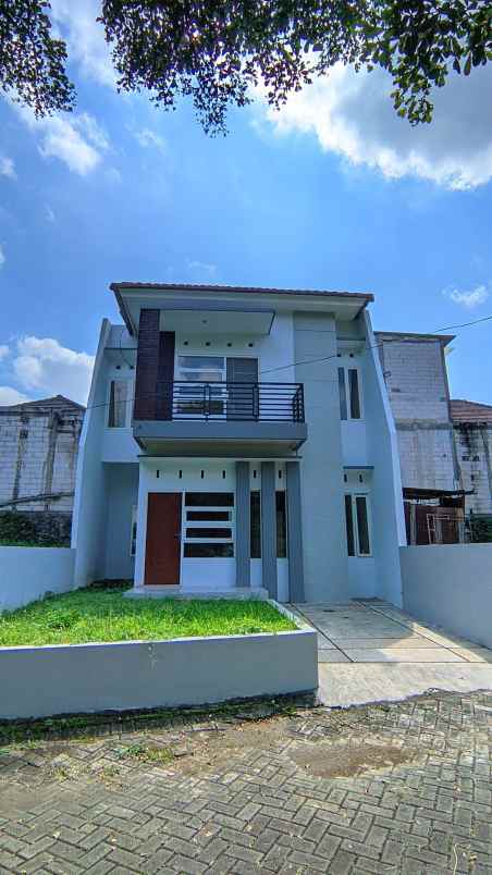 dijual rumah jl pahlawan balearjosari