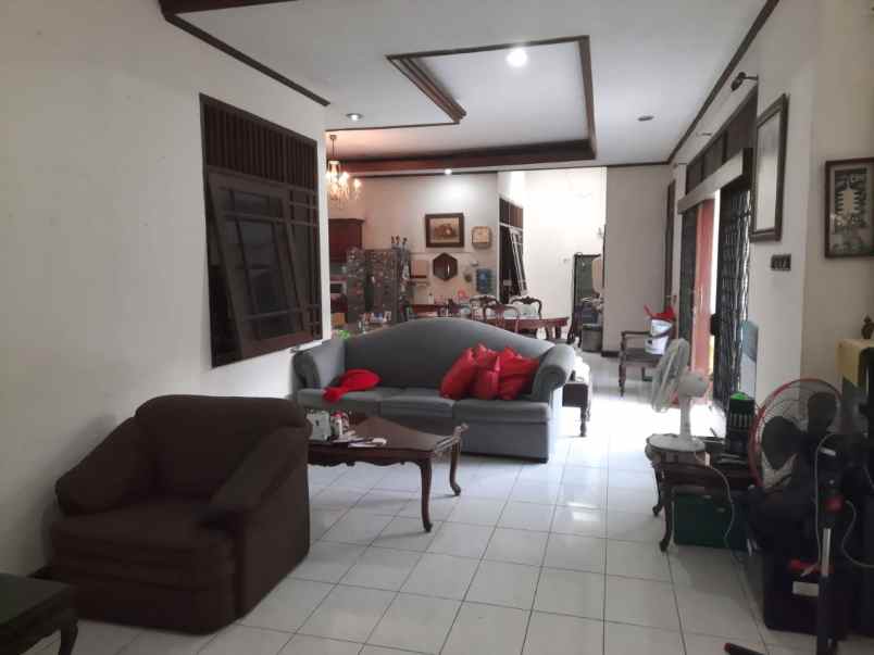 dijual rumah jl pertanian