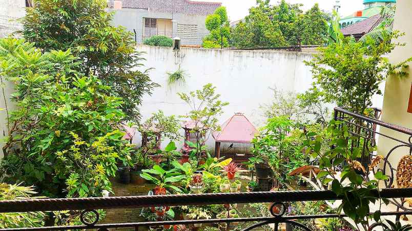 dijual rumah jl pondok kelapa indah