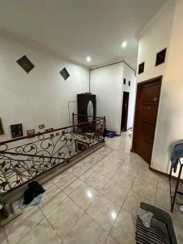 dijual rumah jl pondok kelapa raya