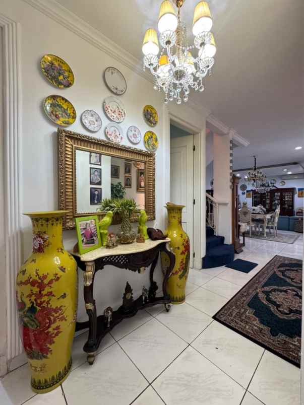 dijual rumah jl raya cireundeu