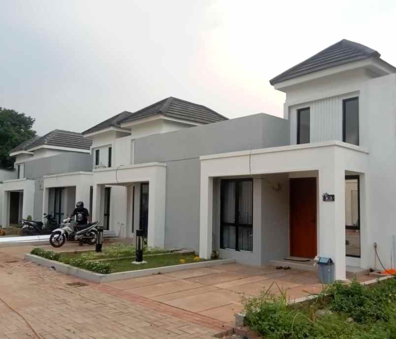 dijual rumah jl raya mampir gandoang