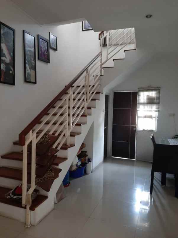 dijual rumah jl raya pondok aren