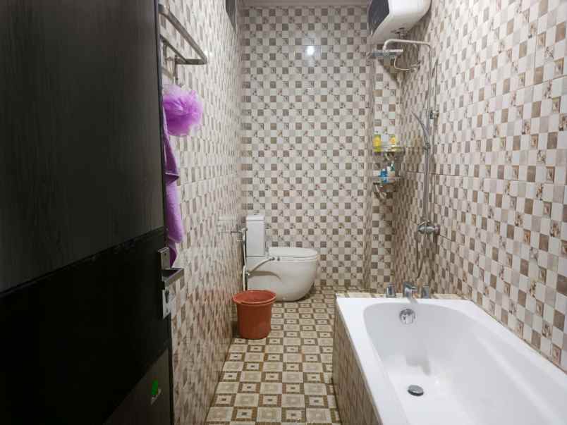 dijual rumah jl raya sholeh iskandar