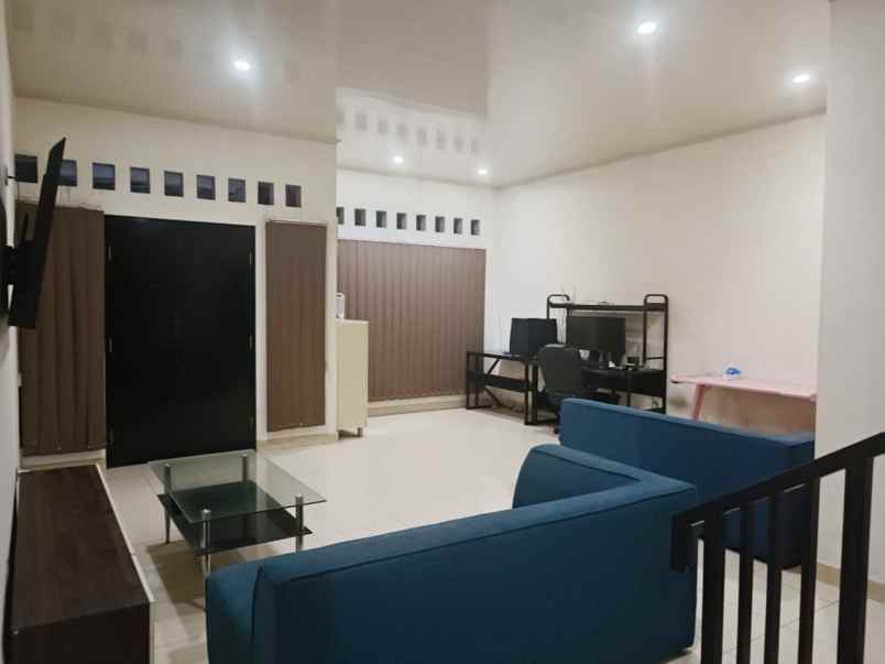 dijual rumah jl raya sholeh iskandar