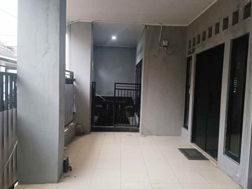 dijual rumah jl raya sholeh iskandar