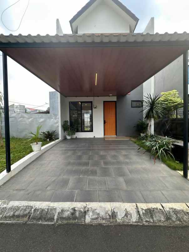 dijual rumah jl raya ujung aspal