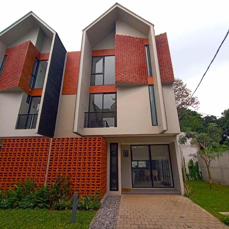 dijual rumah jl rusa pd ranji