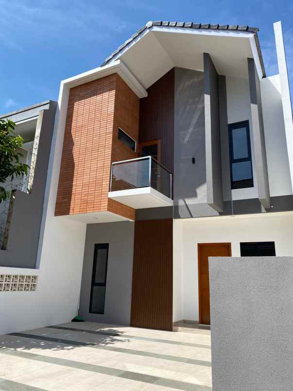 dijual rumah jl sri endah bkr kembar