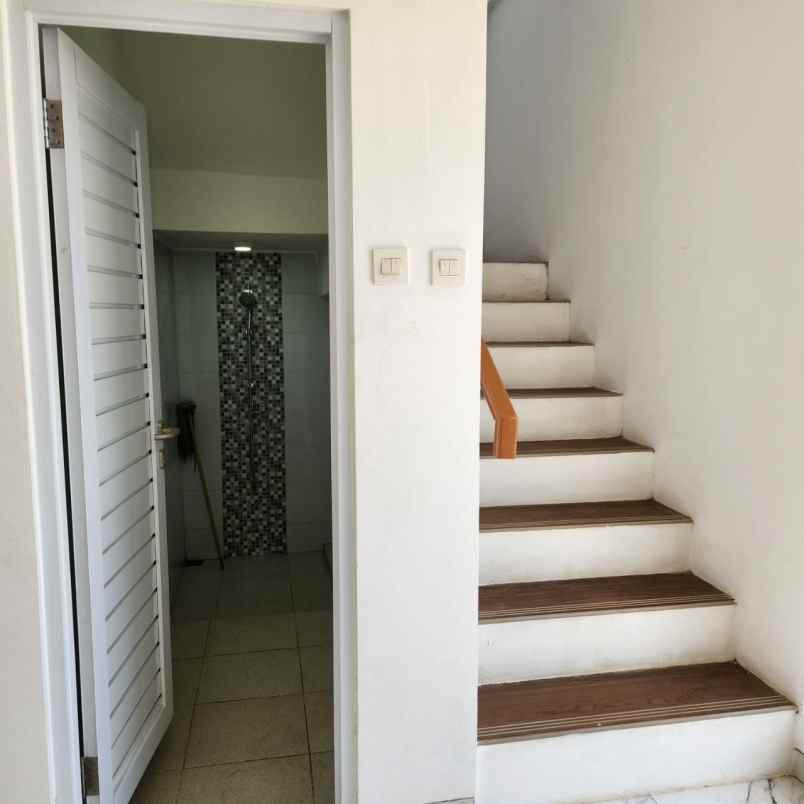 dijual rumah jl suka karya 1