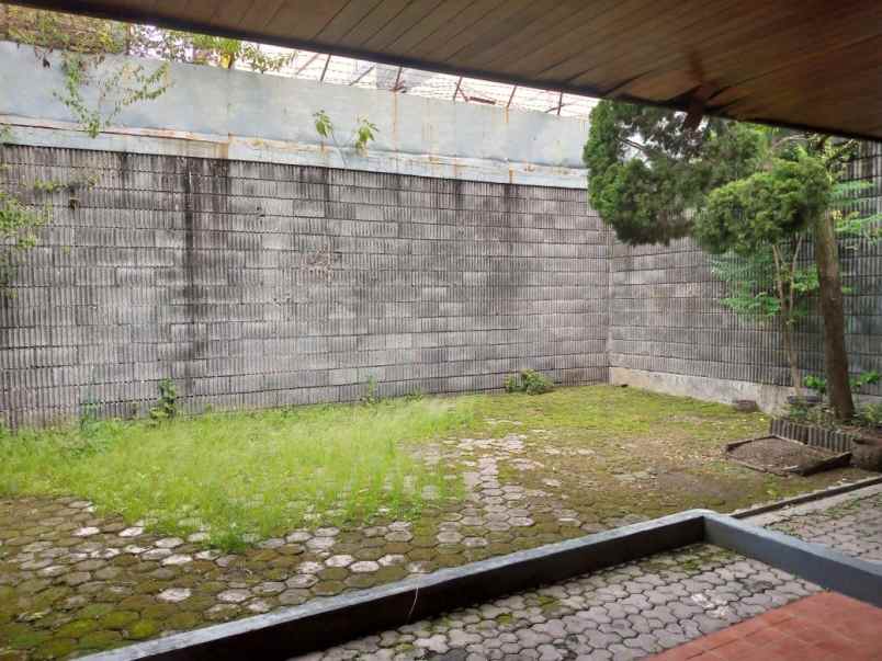 dijual rumah jl sukasenang pahlawan cikutra