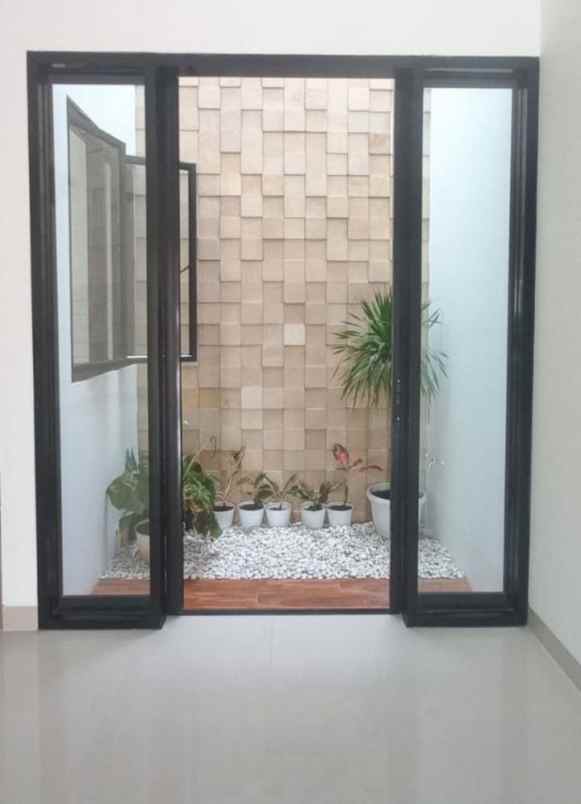 dijual rumah jl taman malaka pondok