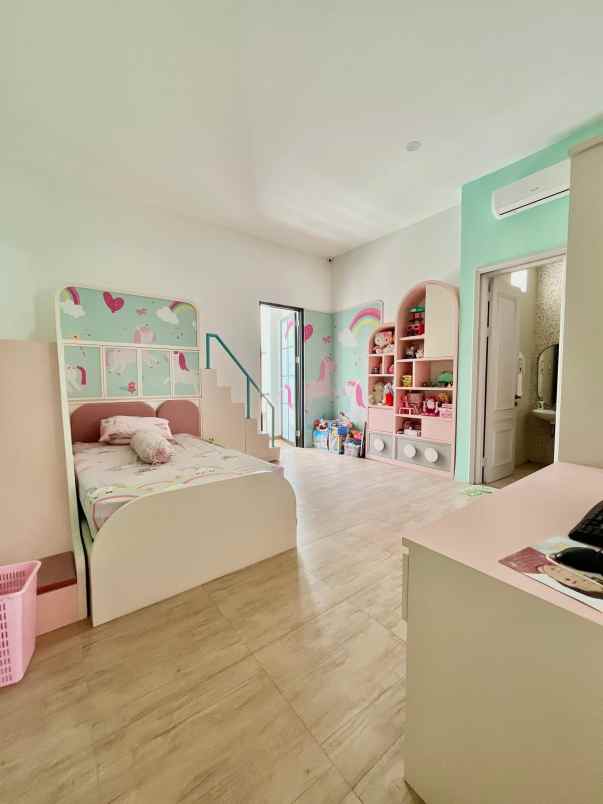 dijual rumah jl taman puspa raya