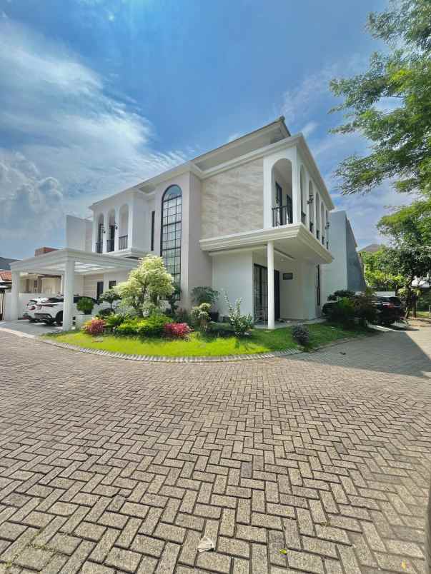 dijual rumah jl taman puspa raya
