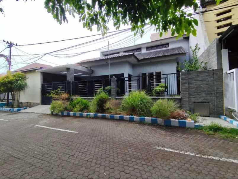 dijual rumah jl tenggilis tengah