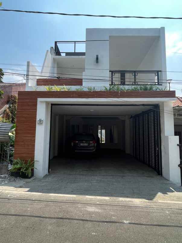 dijual rumah jl wijaya kusuma