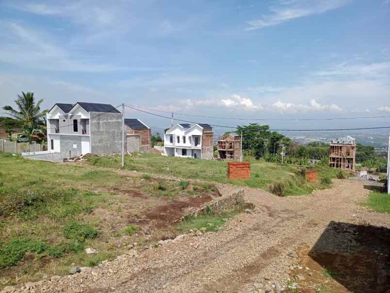 dijual rumah jln cijampil