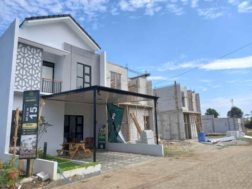 dijual rumah jln cijampil