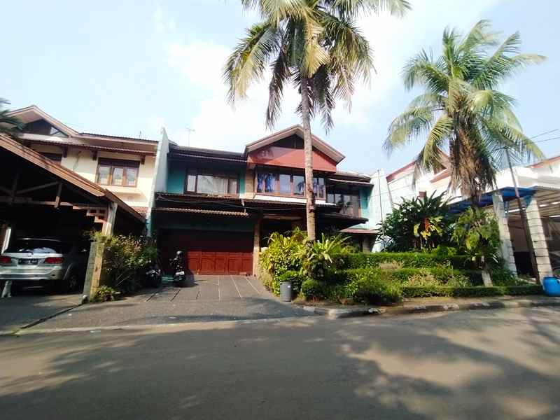 dijual rumah jln margonda raya rt 001