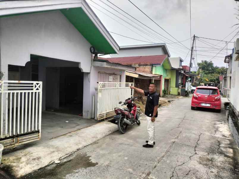 dijual rumah jln melur belakang robinson panam
