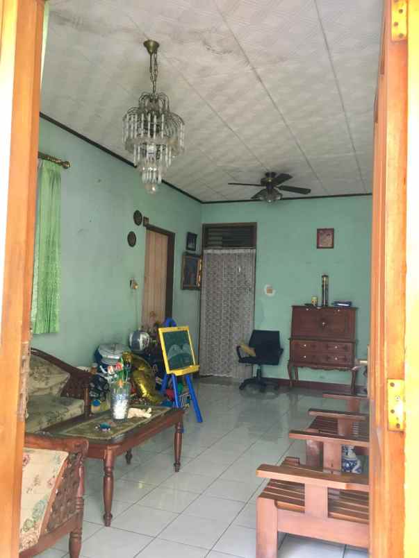 dijual rumah jln pertengahan