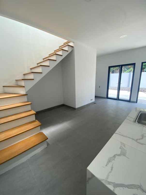 dijual rumah jln radar auri raya