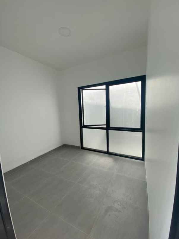 dijual rumah jln radar auri raya