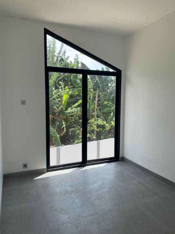 dijual rumah jln radar auri raya