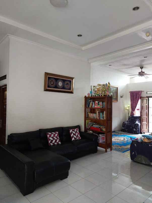 dijual rumah jln raya kalimulya