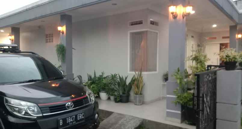 dijual rumah jln tole iskandar sukamaju