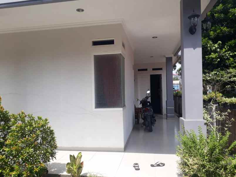 dijual rumah jln tole iskandar sukamaju
